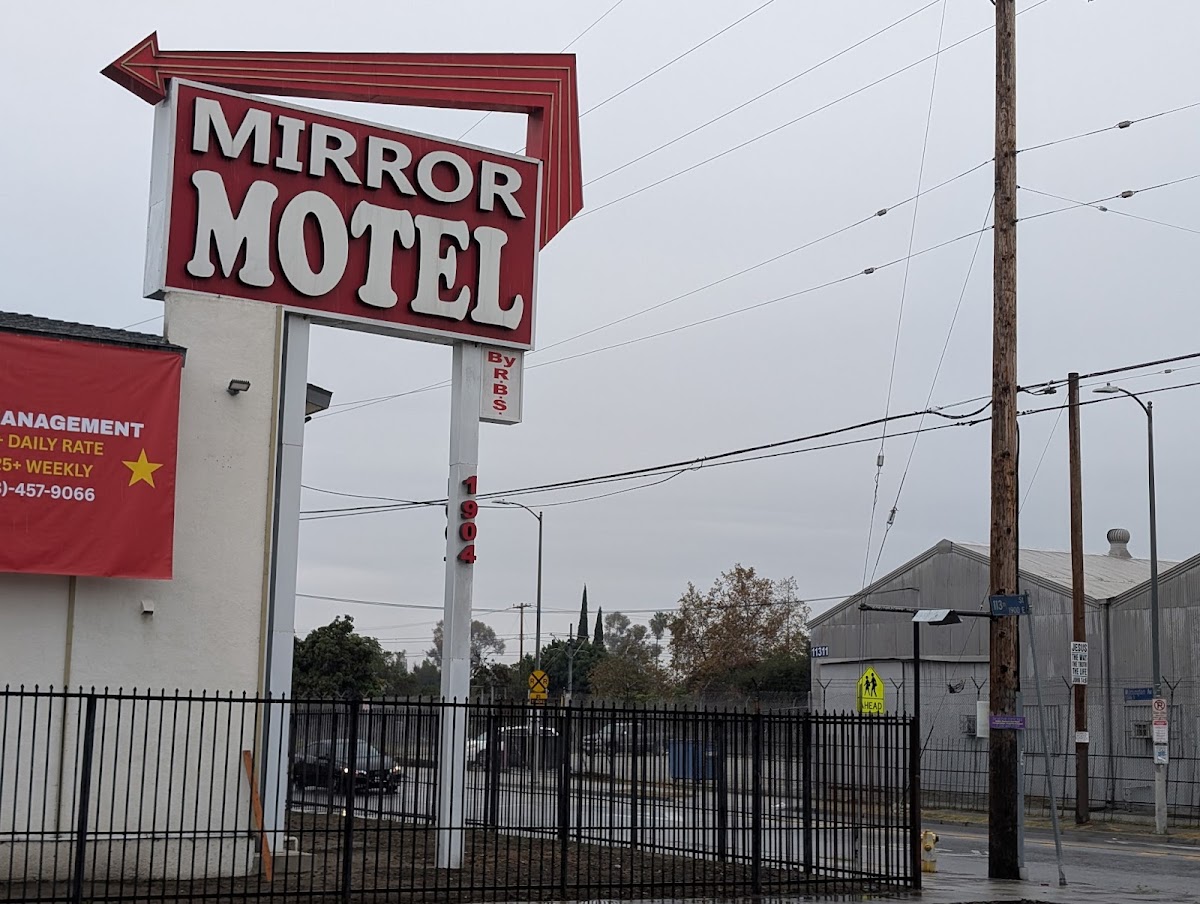Mirror Motel